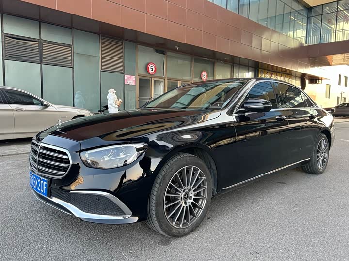 Фото 3 - Mercedes-Benz E-Class