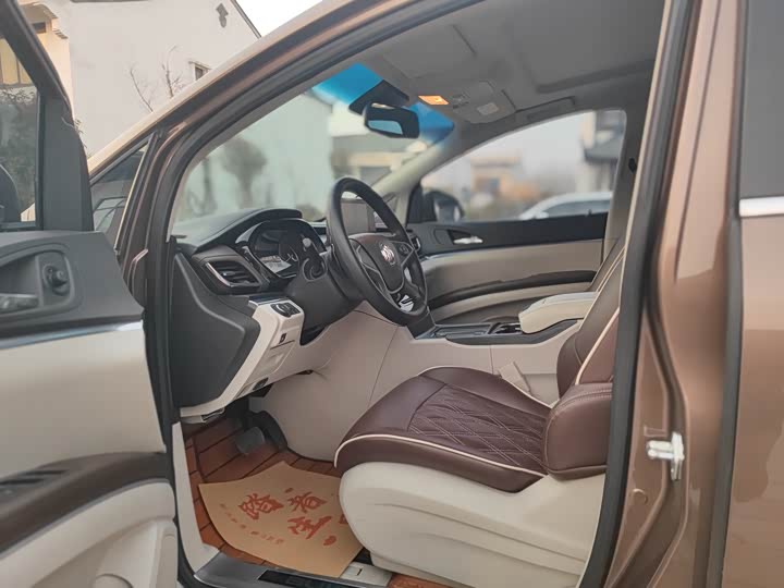 Фото 6 - Buick GL8 ES