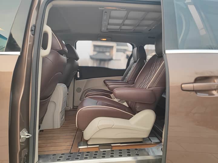 Фото 7 - Buick GL8 ES