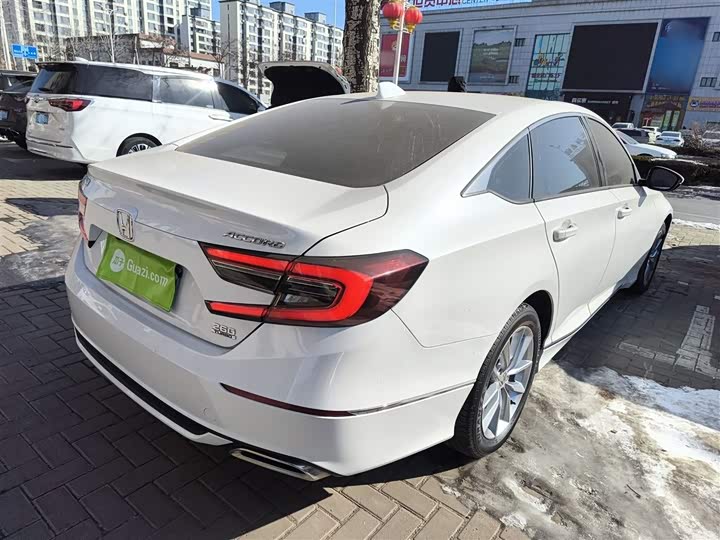 Фото 7 - Honda Accord