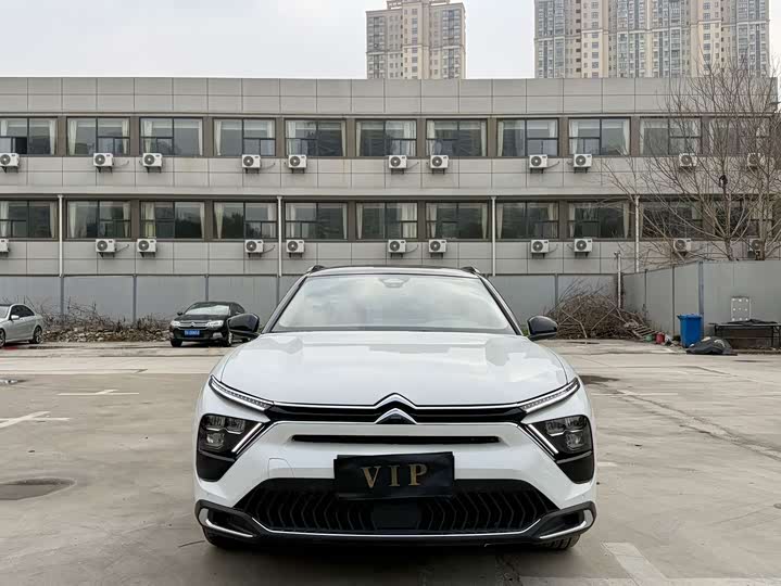 Фото 2 - Citroen C5 X