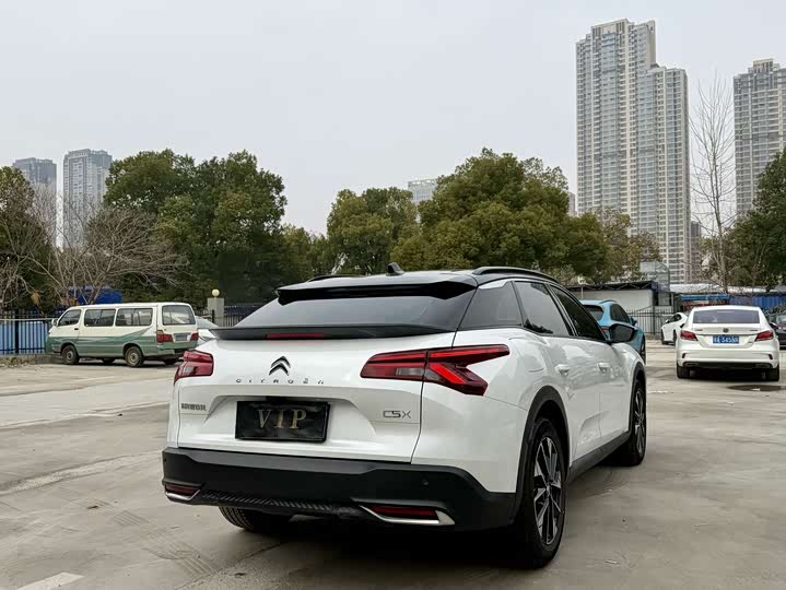 Фото 7 - Citroen C5 X