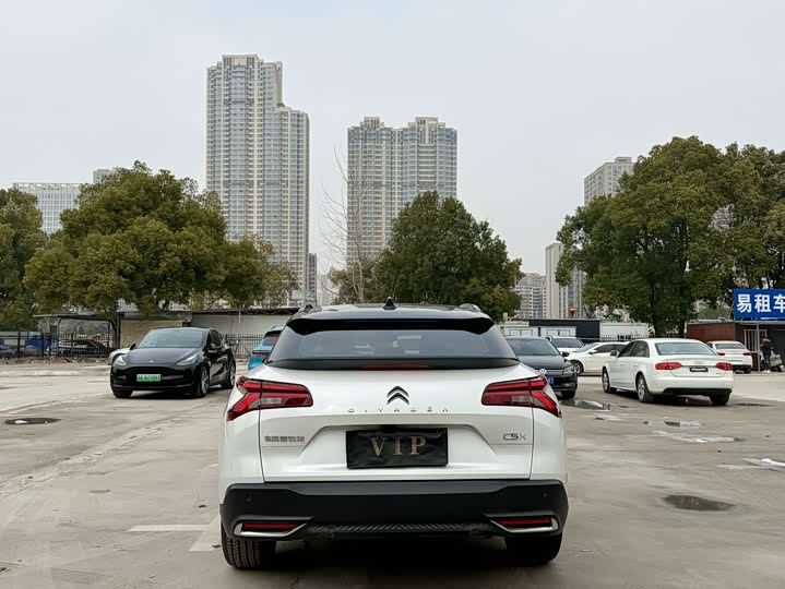 Фото 8 - Citroen C5 X