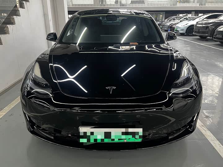 Фото 2 - Tesla Model 3