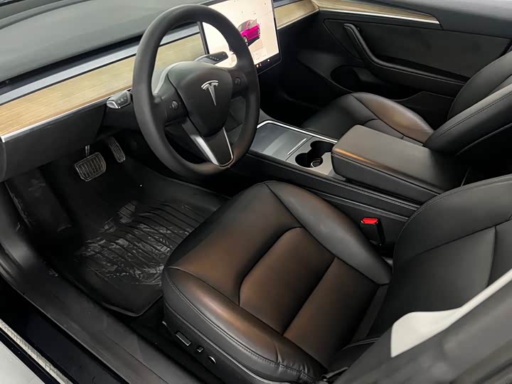 Фото 5 - Tesla Model 3