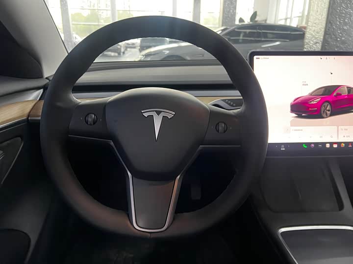 Фото 7 - Tesla Model 3