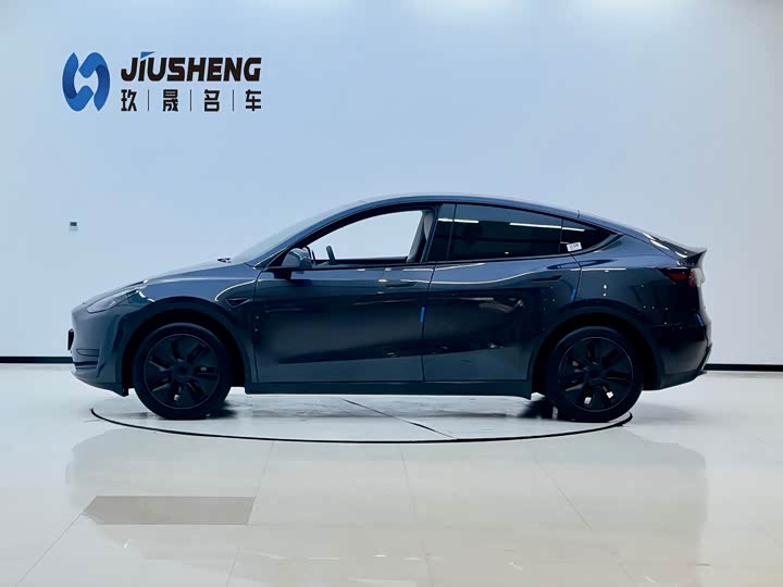 Фото 3 - Tesla Model Y