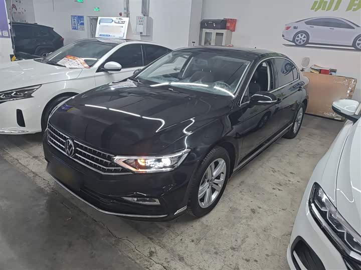 Фото 1 - Volkswagen Magotan