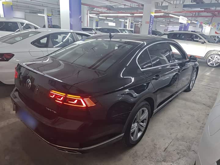 Фото 7 - Volkswagen Magotan