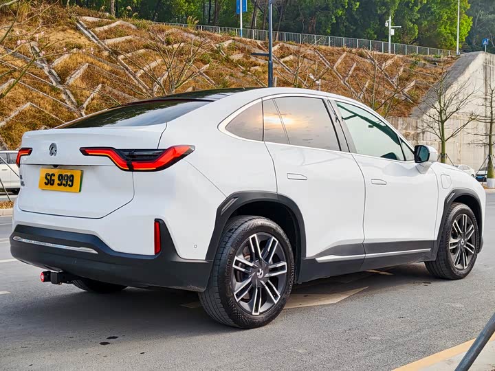 Фото 9 - Nio EC6