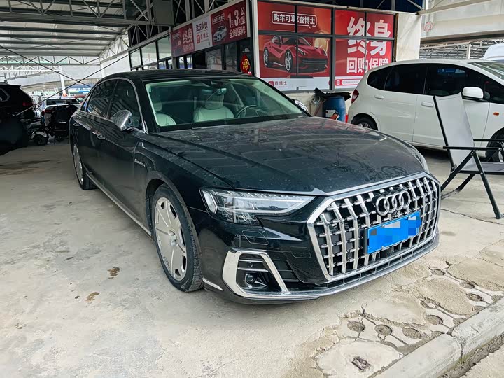 Фото 3 - Audi A8