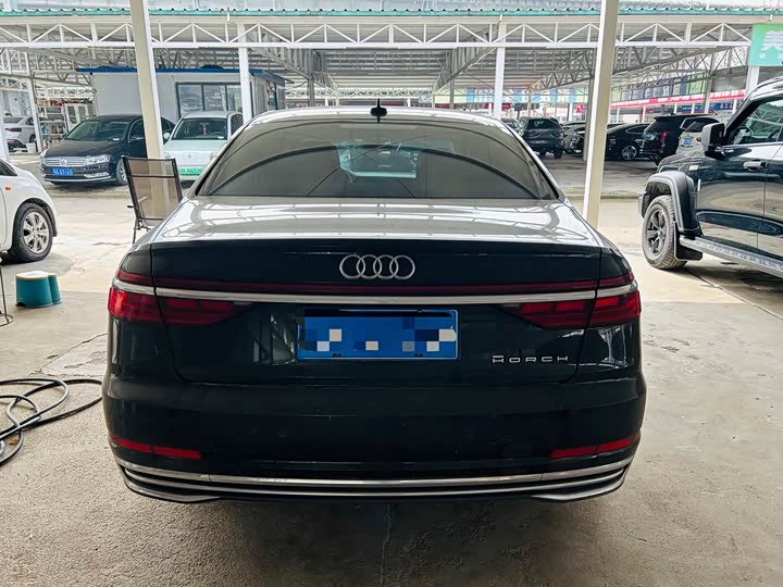 Фото 5 - Audi A8