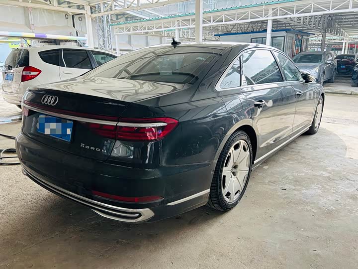 Фото 6 - Audi A8