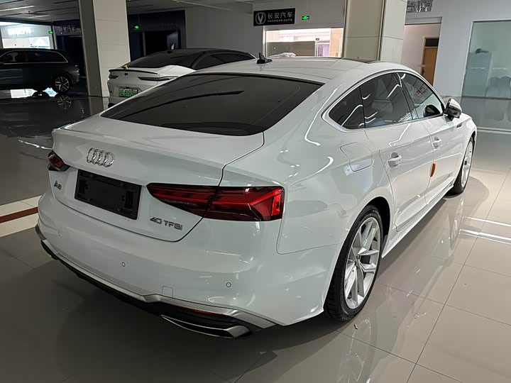 Фото 5 - Audi A5