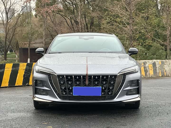 Фото 2 - Hongqi H6