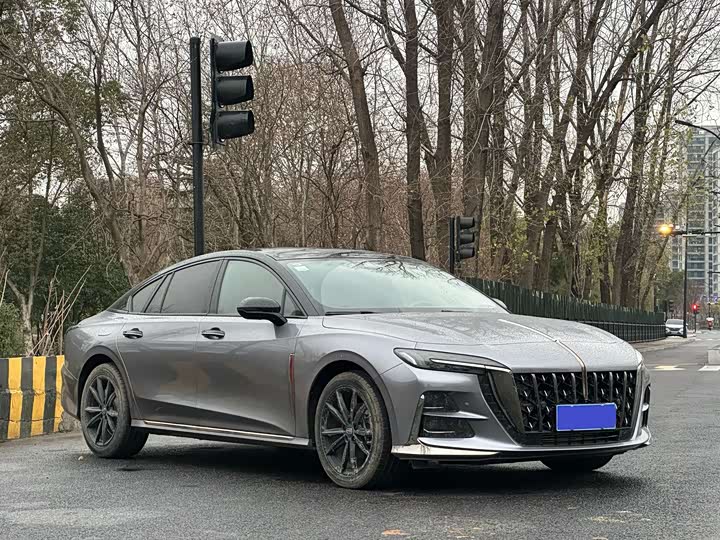 Фото 3 - Hongqi H6