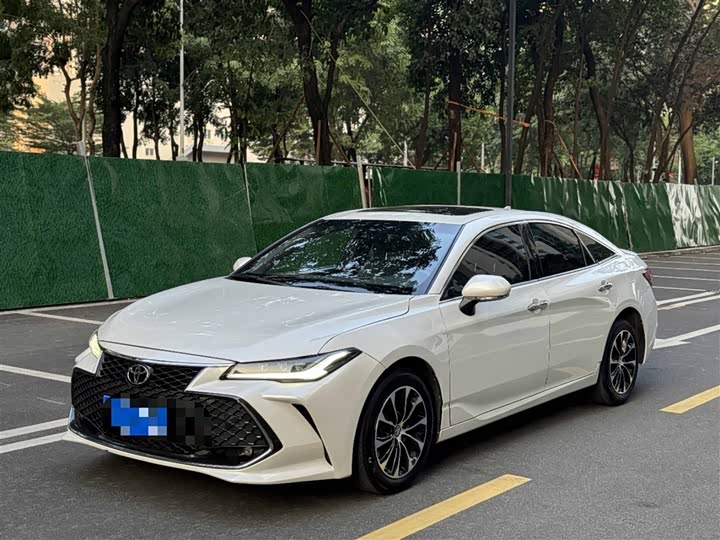 Фото 1 - Toyota Avalon