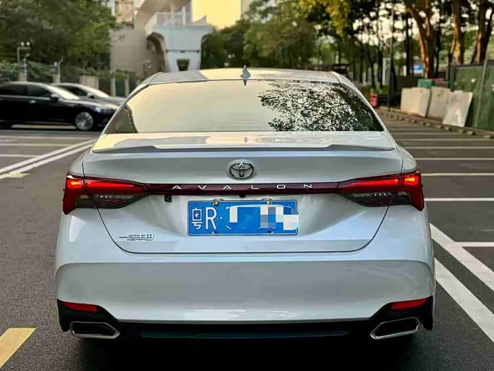 Фото 5 - Toyota Avalon