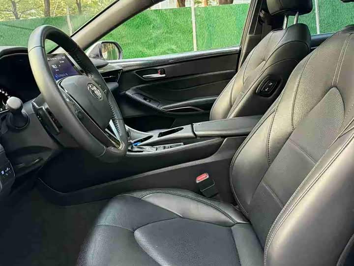 Фото 9 - Toyota Avalon