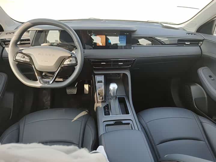 Фото 6 - Roewe i5