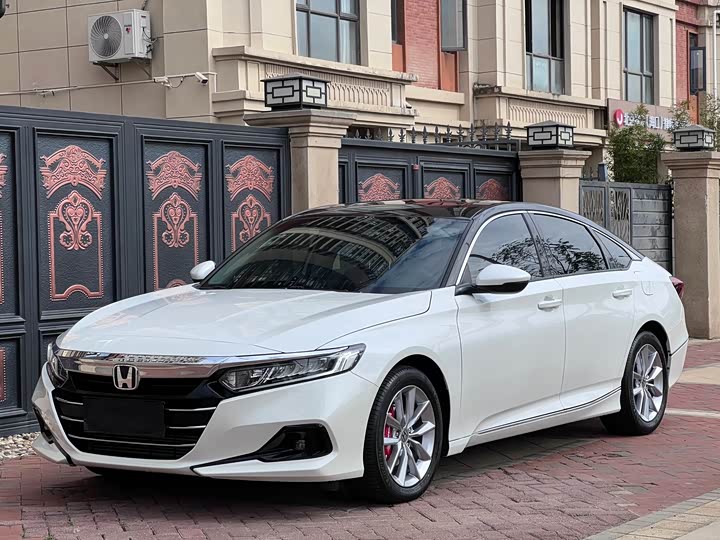 Фото 1 - Honda Accord