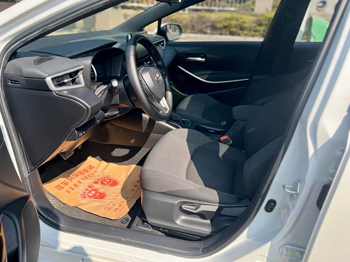 Фото 7 - Toyota Levin Hybrid