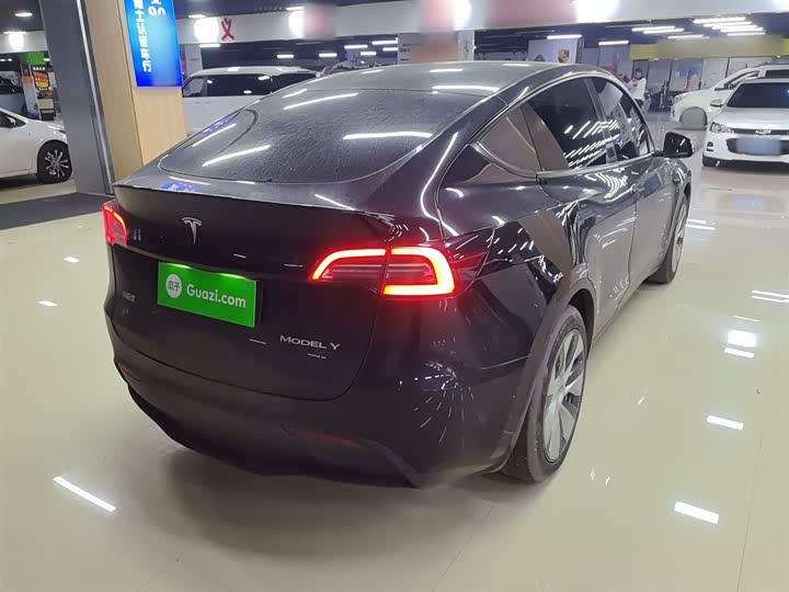 Фото 7 - Tesla Model Y