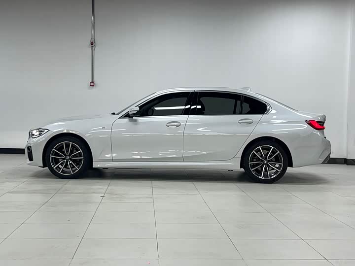 Фото 2 - BMW 3 Series