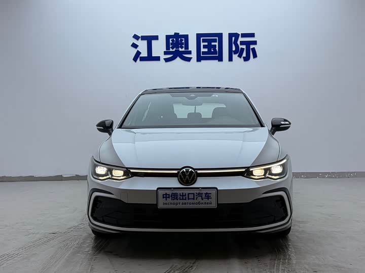 Фото 2 - Volkswagen Golf