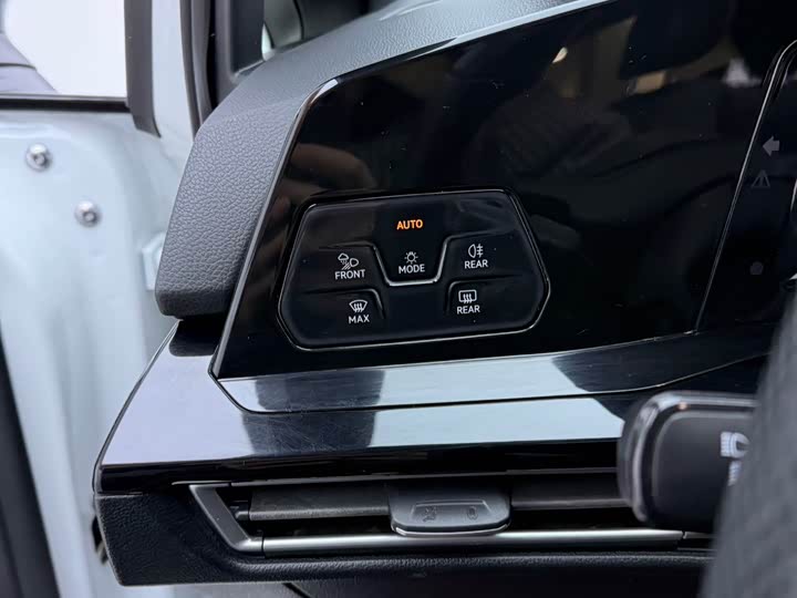 Фото 4 - Volkswagen Golf