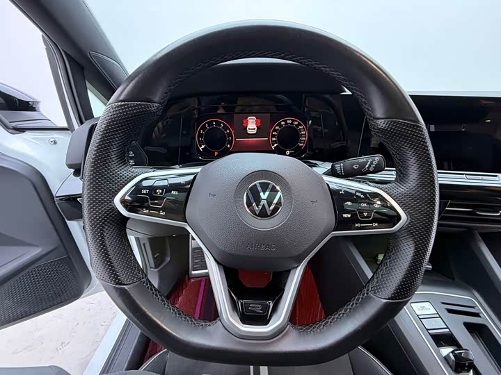 Фото 7 - Volkswagen Golf