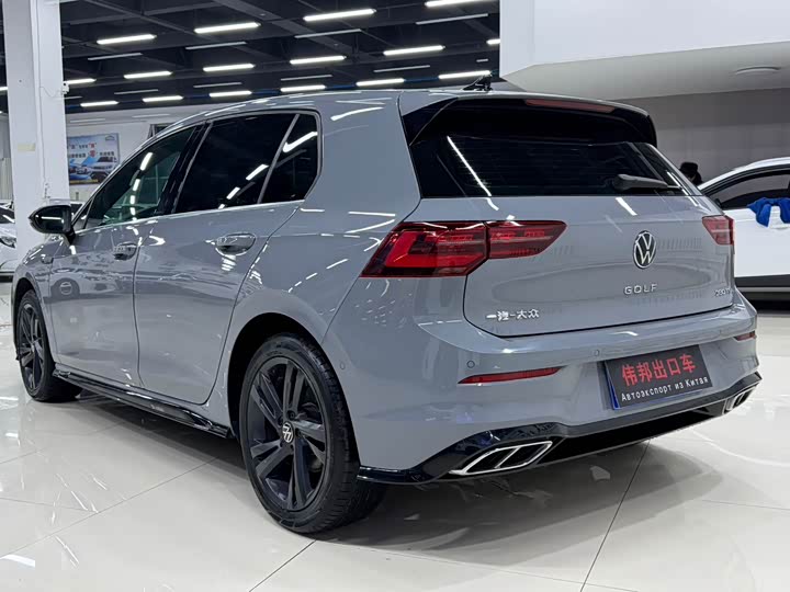 Фото 4 - Volkswagen Golf