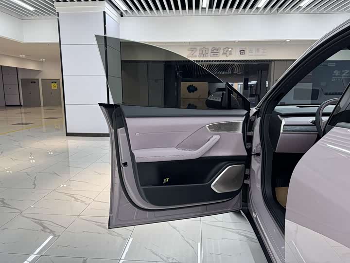 Фото 6 - Nio Onvo L60