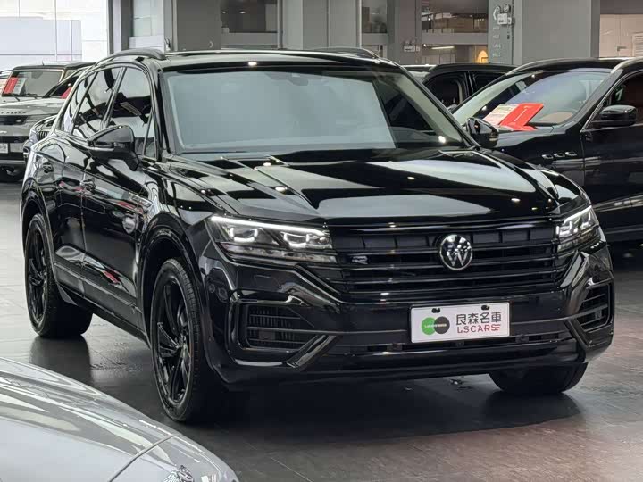 Фото 3 - Volkswagen Touareg