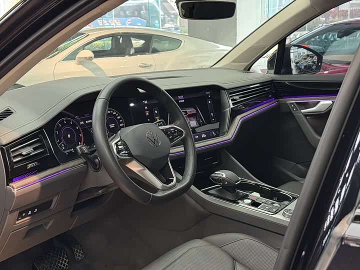 Фото 7 - Volkswagen Touareg