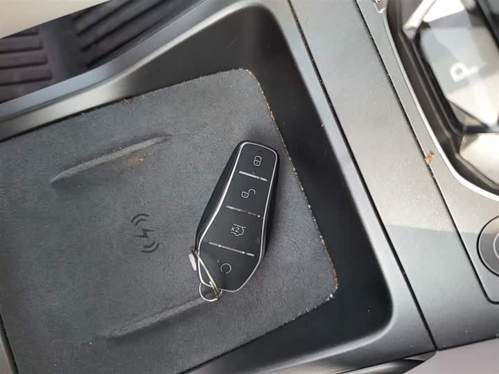 Фото 9 - BYD Yuan Up