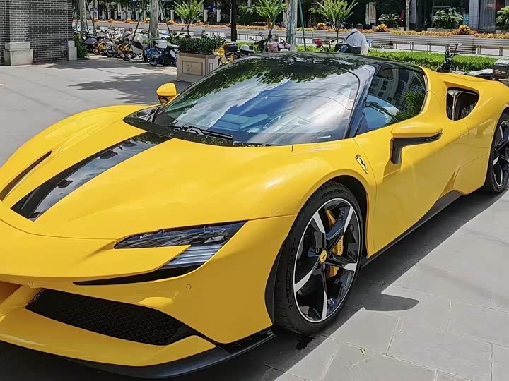 Фото 1 - Ferrari SF90