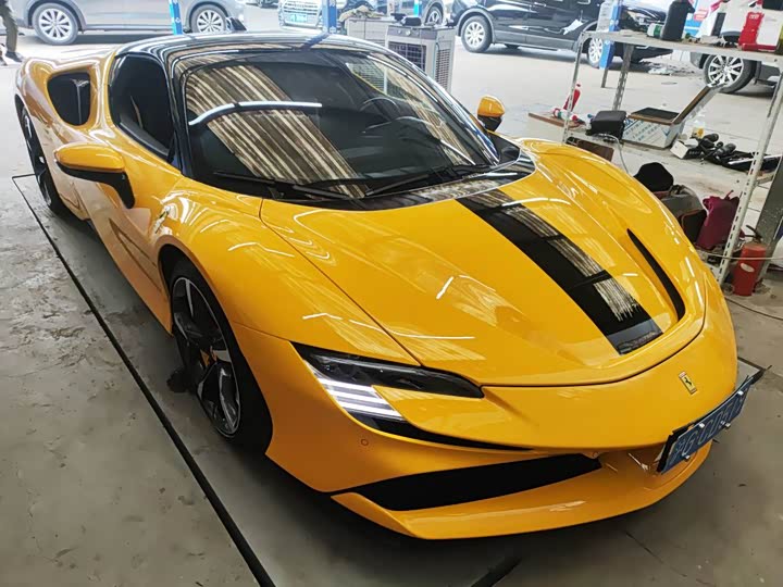 Фото 3 - Ferrari SF90