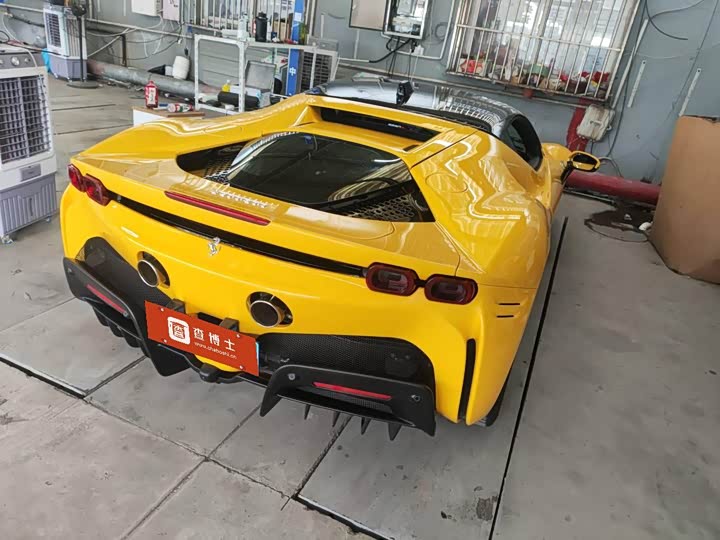 Фото 4 - Ferrari SF90