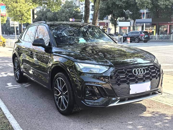 Фото 3 - Audi Q5L
