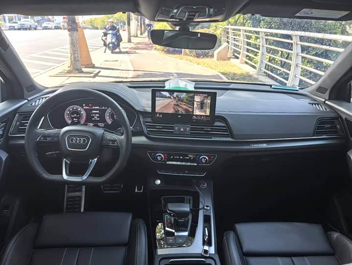 Фото 4 - Audi Q5L