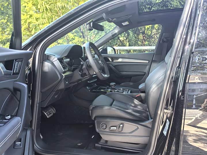 Фото 6 - Audi Q5L