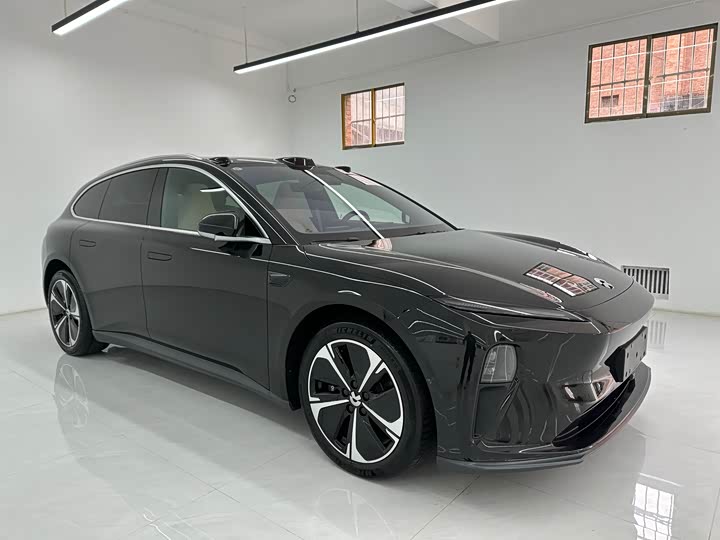 Фото 3 - Nio ET5T