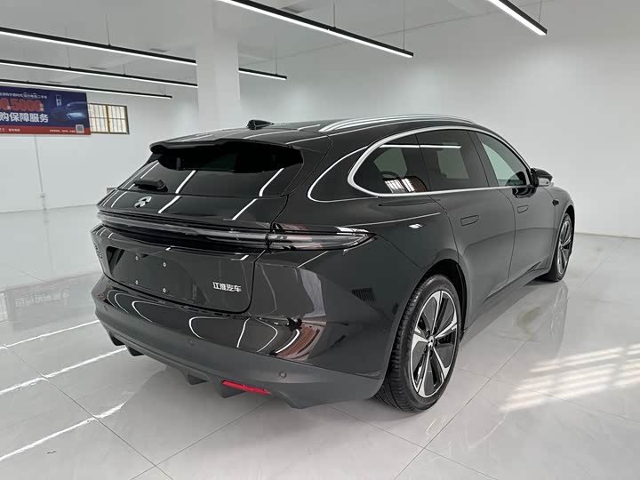 Фото 6 - Nio ET5T