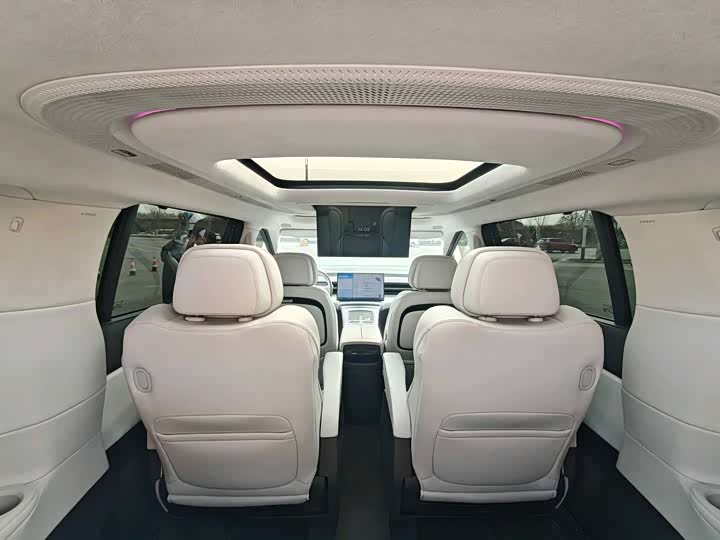 Фото 6 - XPeng X9