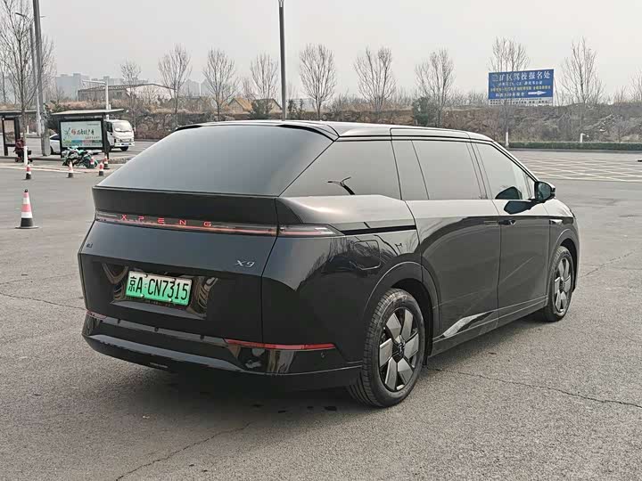 Фото 9 - XPeng X9