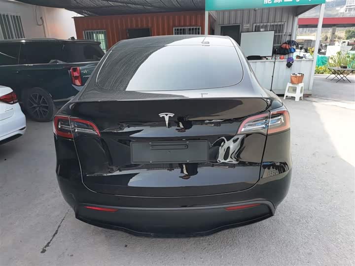 Фото 6 - Tesla Model Y