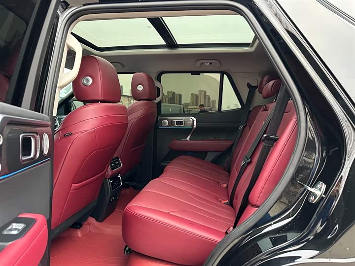 Фото 9 - Tank 400 Hybrid