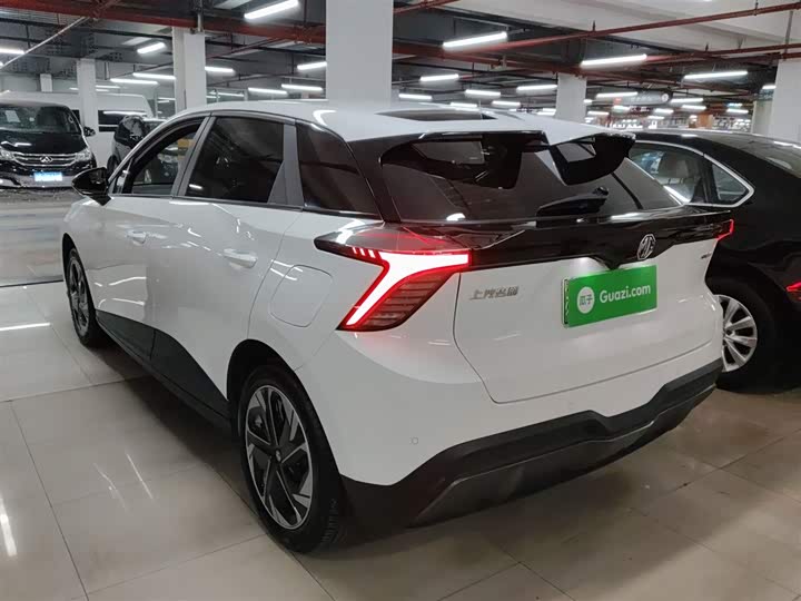 Фото 5 - MG Motor 4 EV