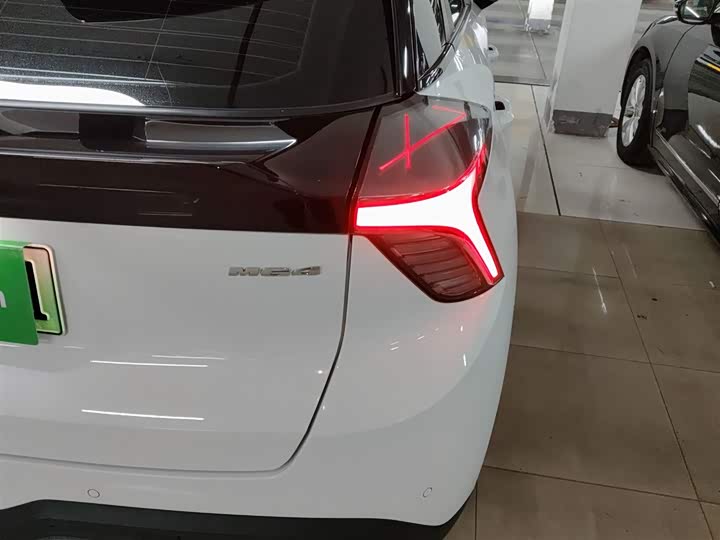 Фото 8 - MG Motor 4 EV